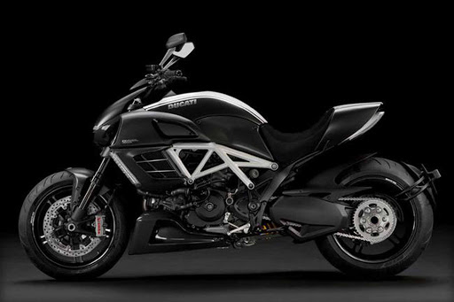 Diavel Cromo USA